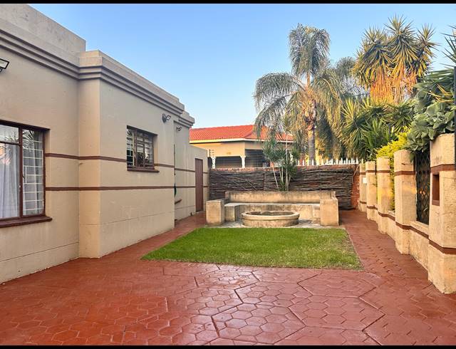 4 BEDROOM HOUSE FOR SALE IN EERSTERUST